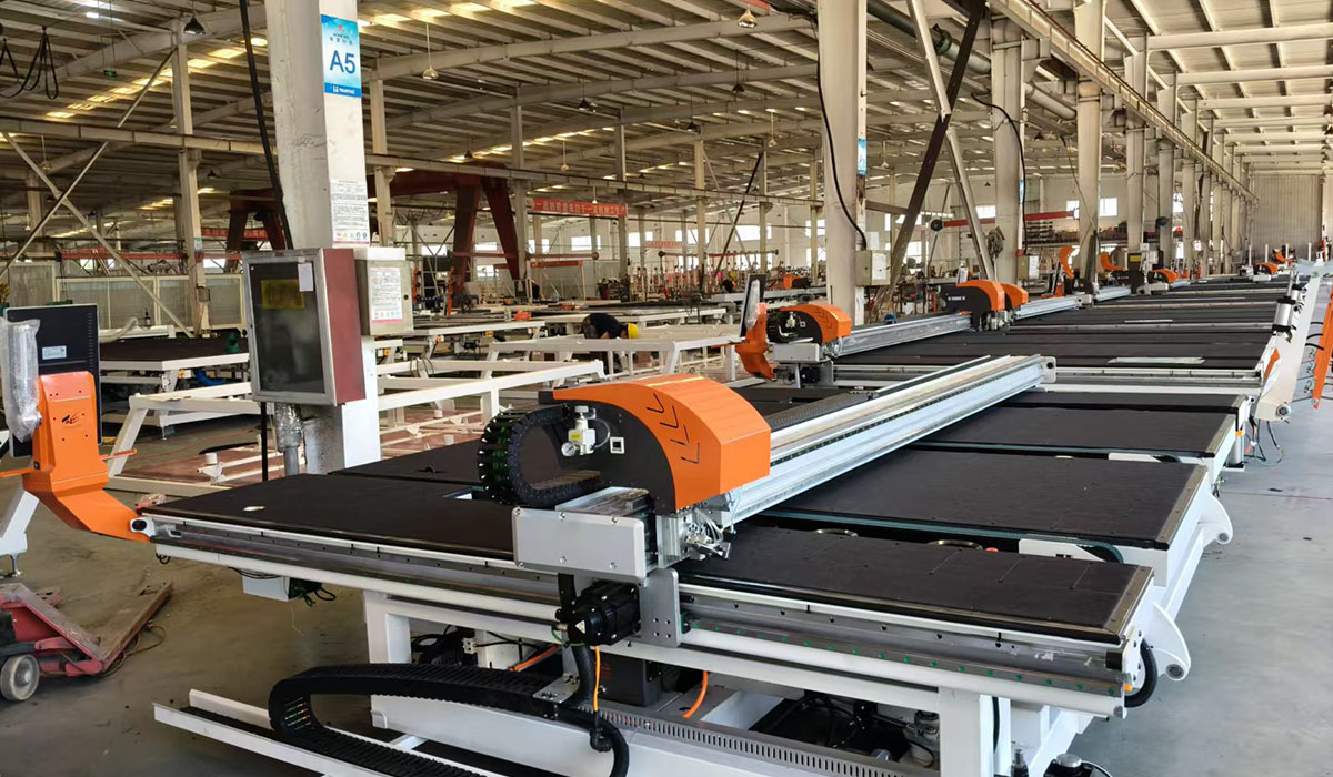 Glass cutting machine Glass cutting machine