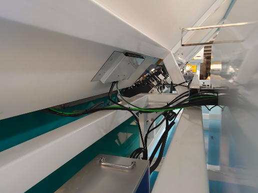 CNC-Abstandhalterbiegemaschine – Rückansicht